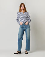 Load image into Gallery viewer, Modern Minquiers Tee in Neige/Marine Stripe
