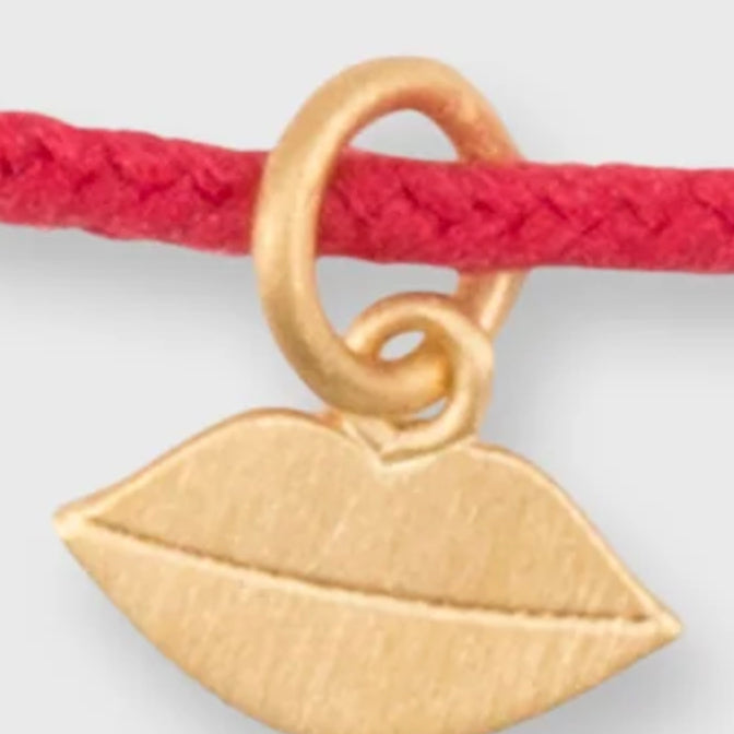 Small Kiss Charm Bracelet in Gold/Assorted Color Cord