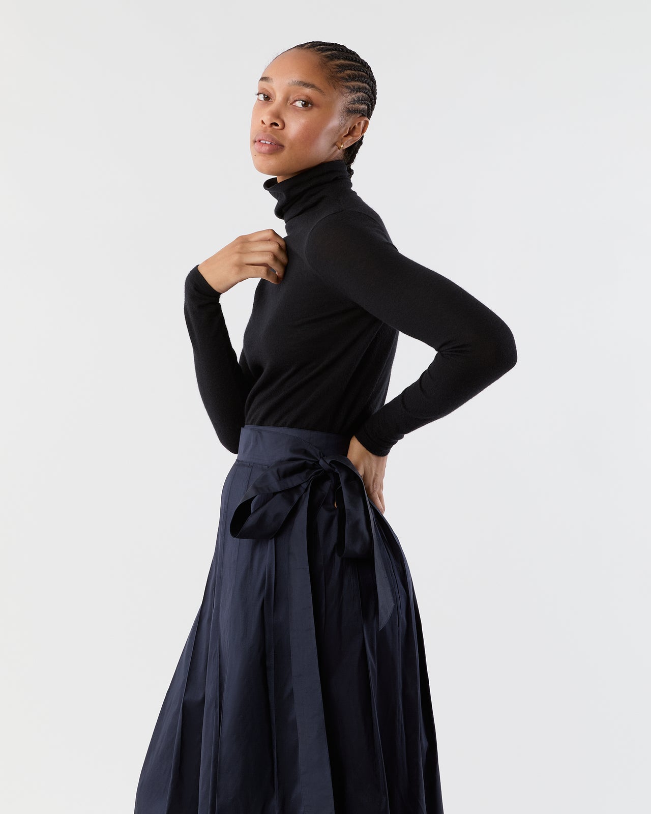 Superfine Funnel-Neck Sweater in Black Cashmere