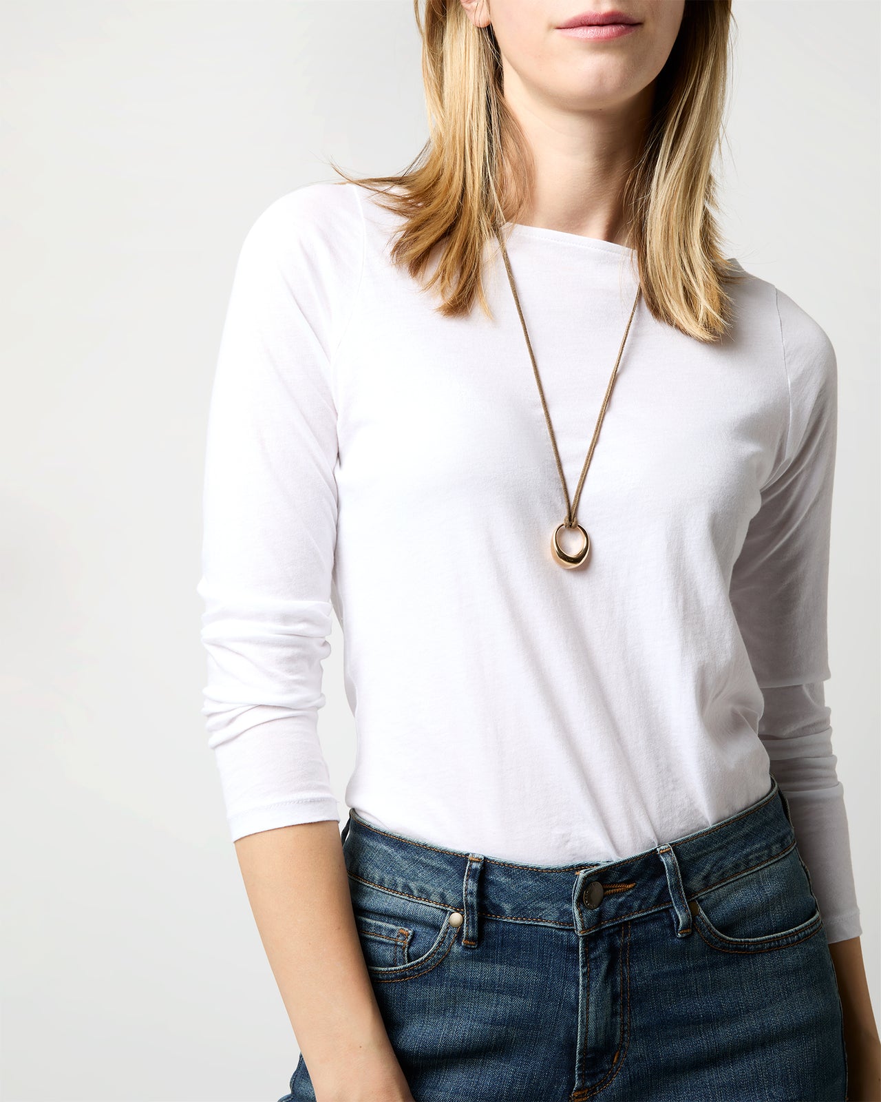 Organic Ring Pendant Necklace in Gold/Dark Brown