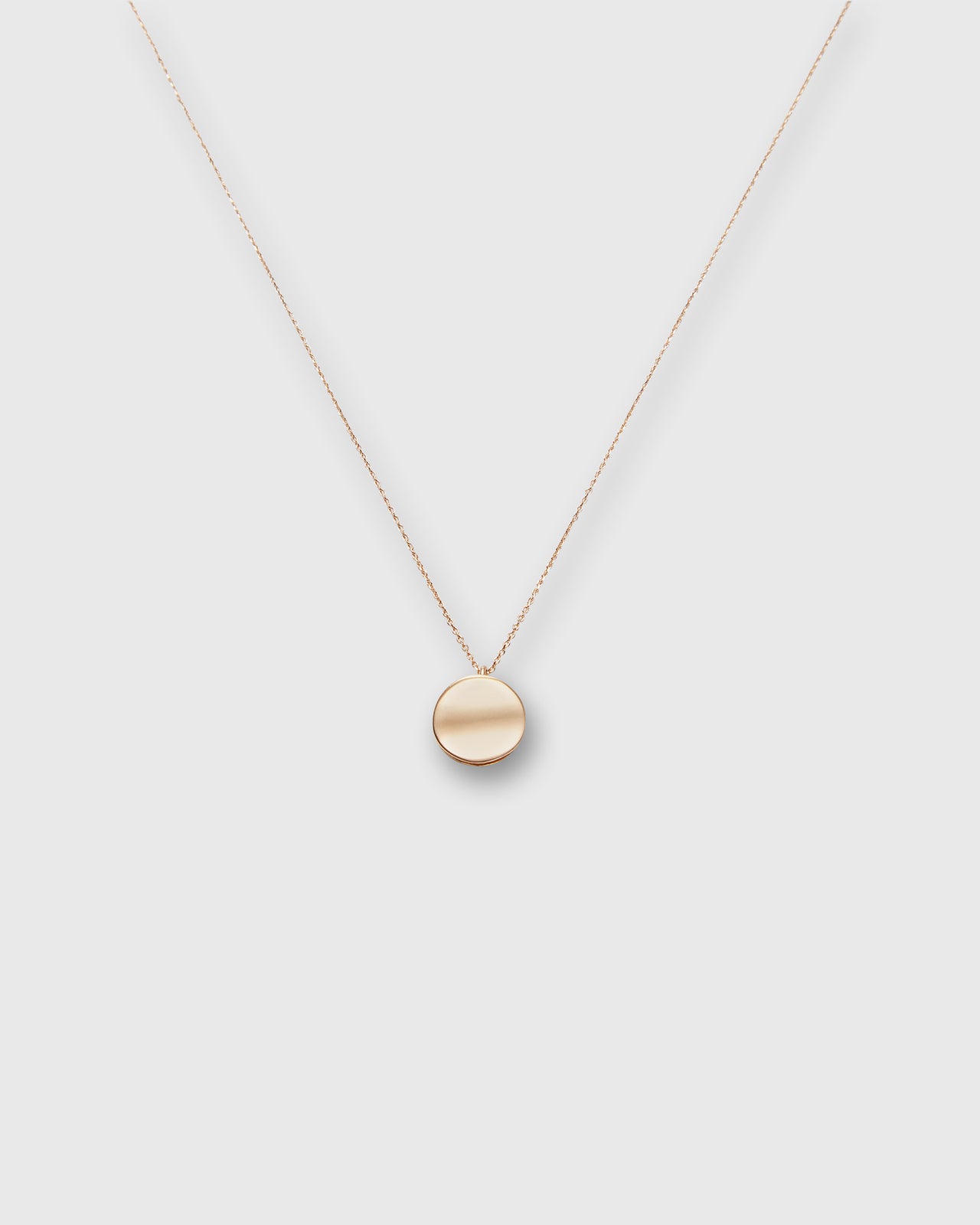 Round Pendant Necklace in Gold