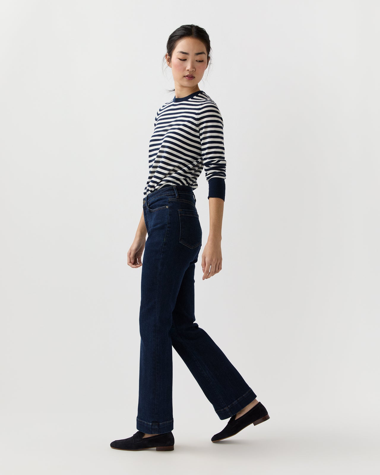 Kendall Flare 5-Pocket Jean in 1-Year Indigo Stretch Denim