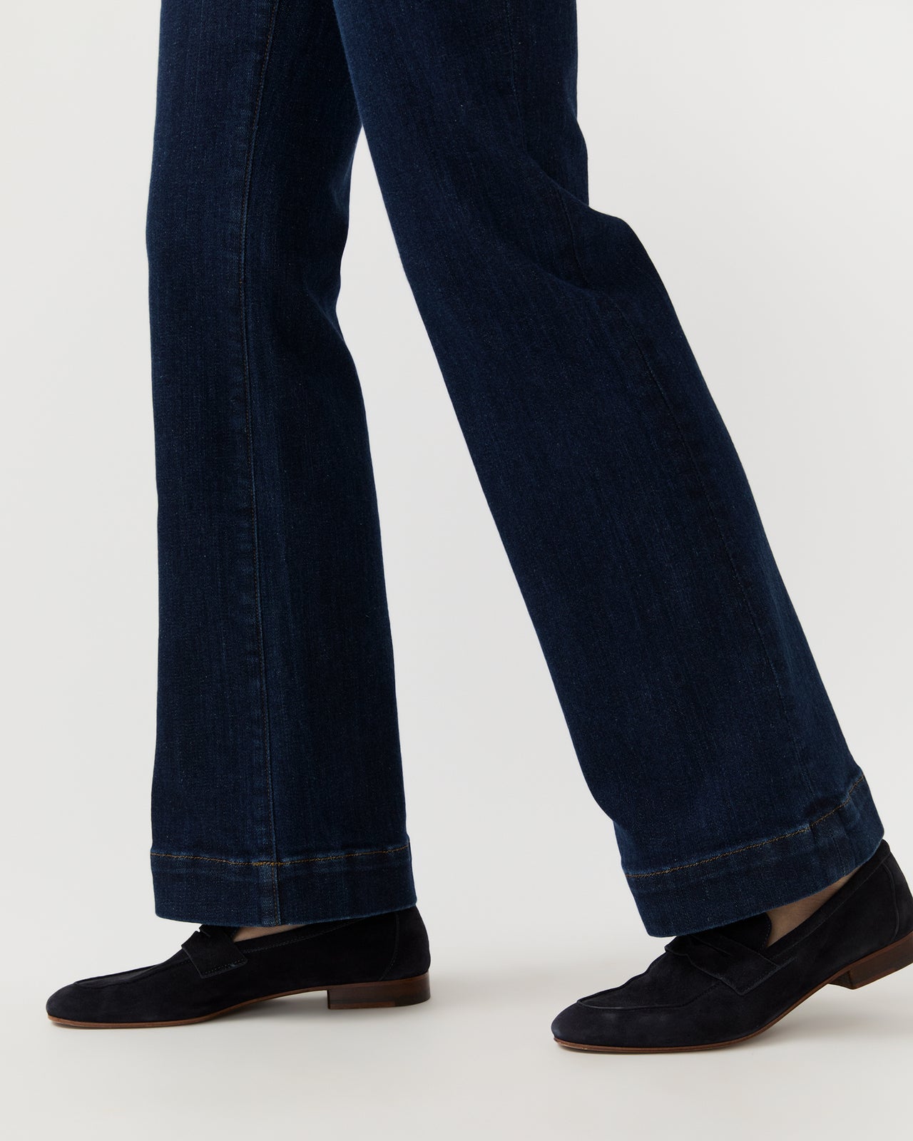 Kendall Flare 5-Pocket Jean in 1-Year Indigo Stretch Denim