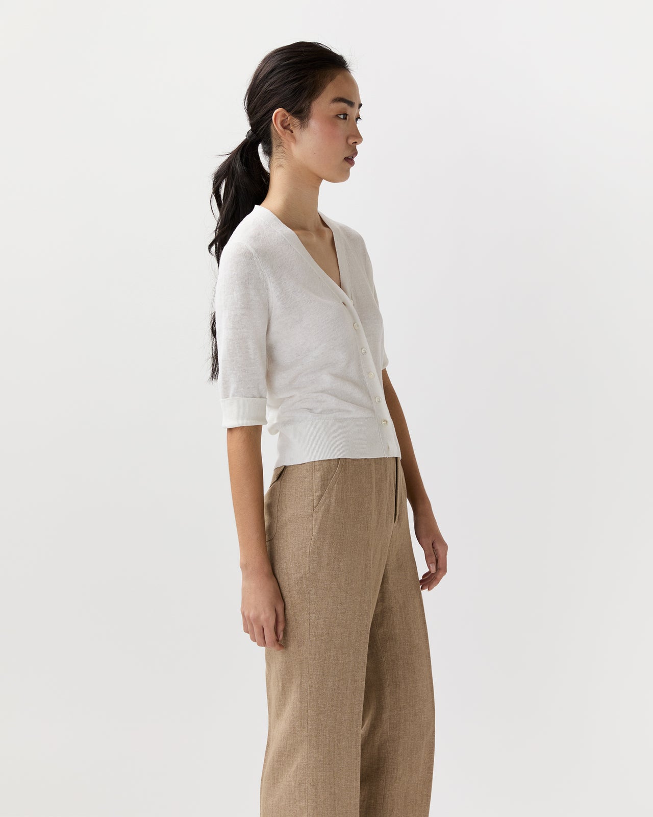 Short-Sleeved Rosie V-Neck Cardigan in Off White Linen