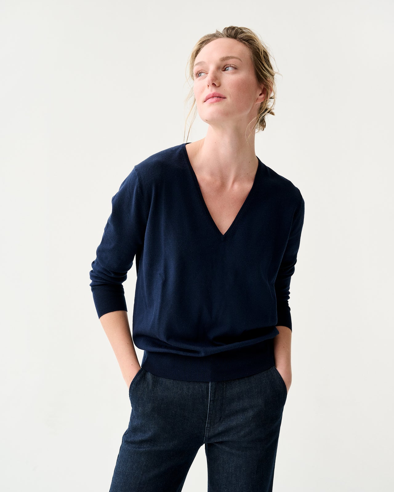 Kate V-Neck Sweater in Navy Escorial Wool