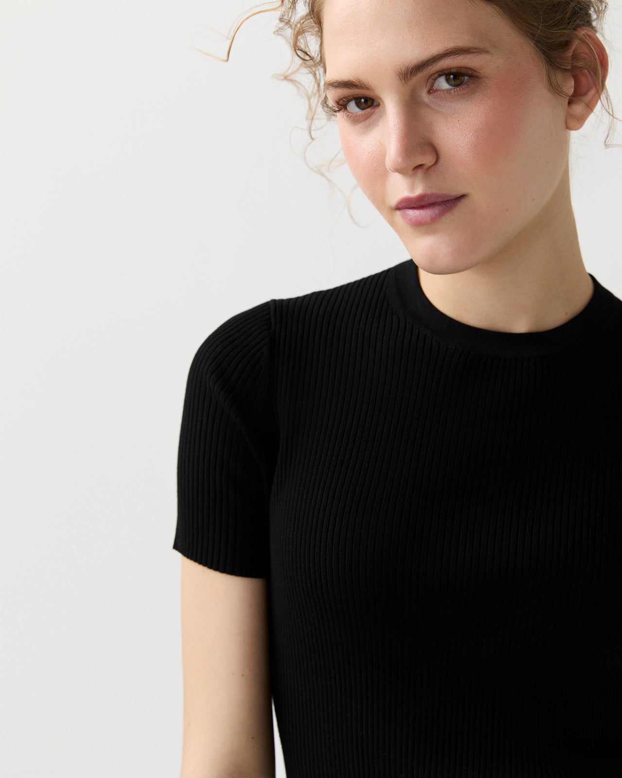 Nia Tee in Black Cotton
