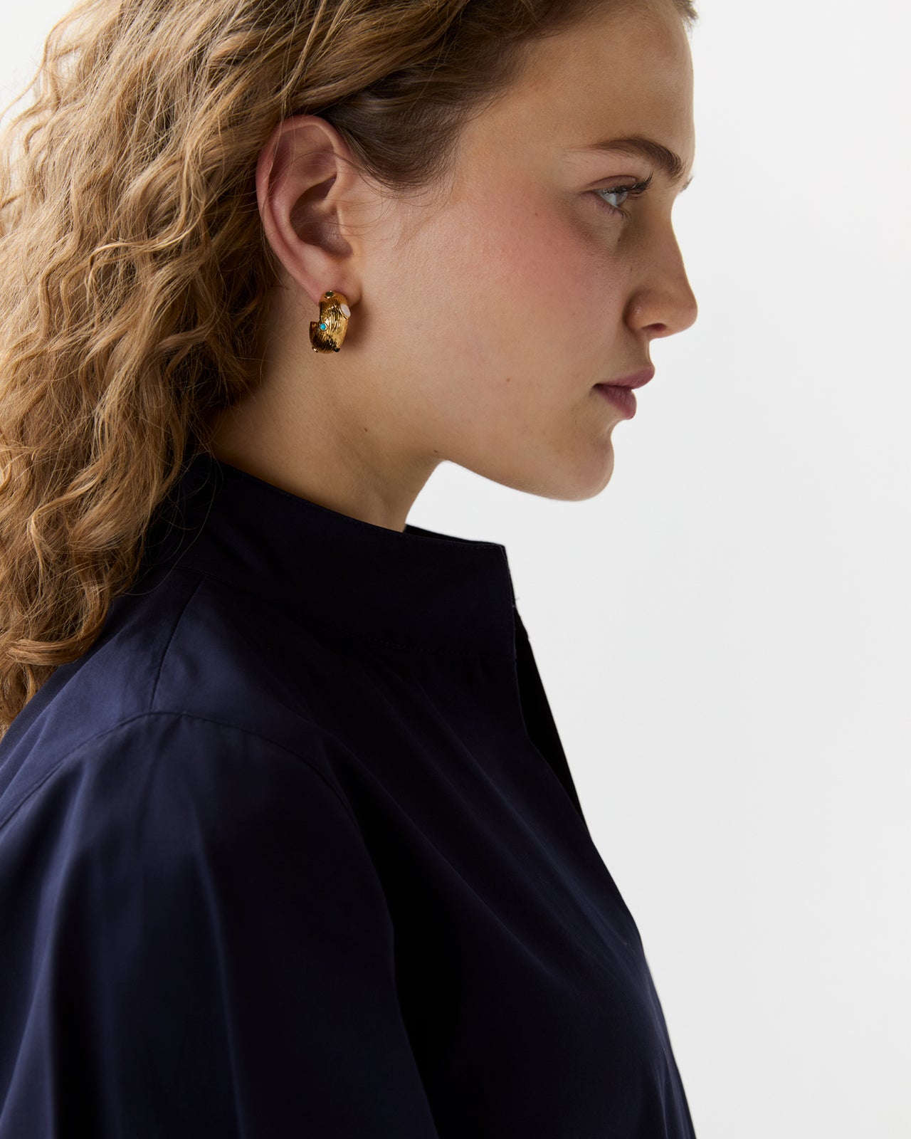 Kahlo Hoop Earrings in Gold