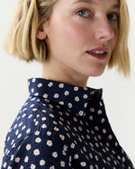 Load image into Gallery viewer, Short-Sleeved Popover Dress in Navy Daisy Crinkle Cotton
