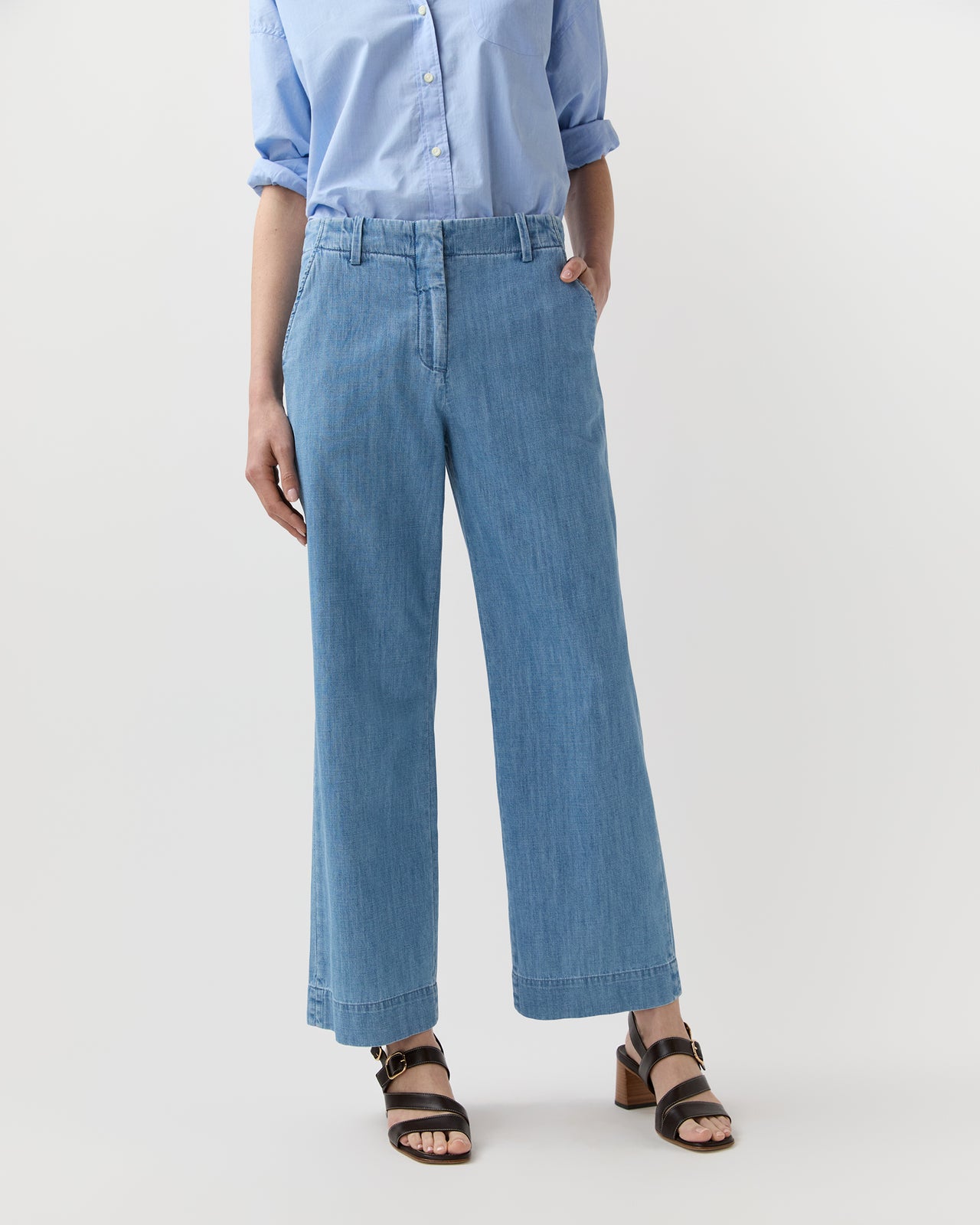 Frankie Cropped Pant in 7-Year Indigo Lightweight Denim