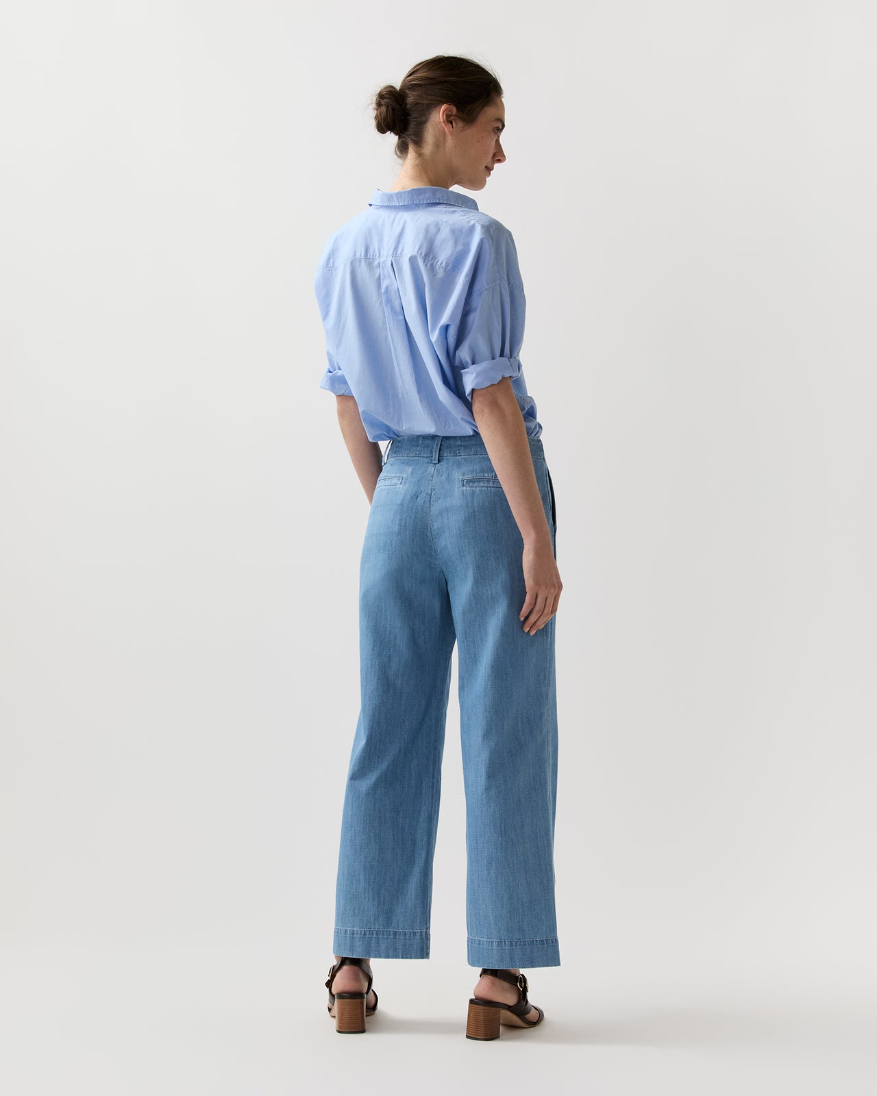 Frankie Cropped Pant in 7-Year Indigo Lightweight Denim