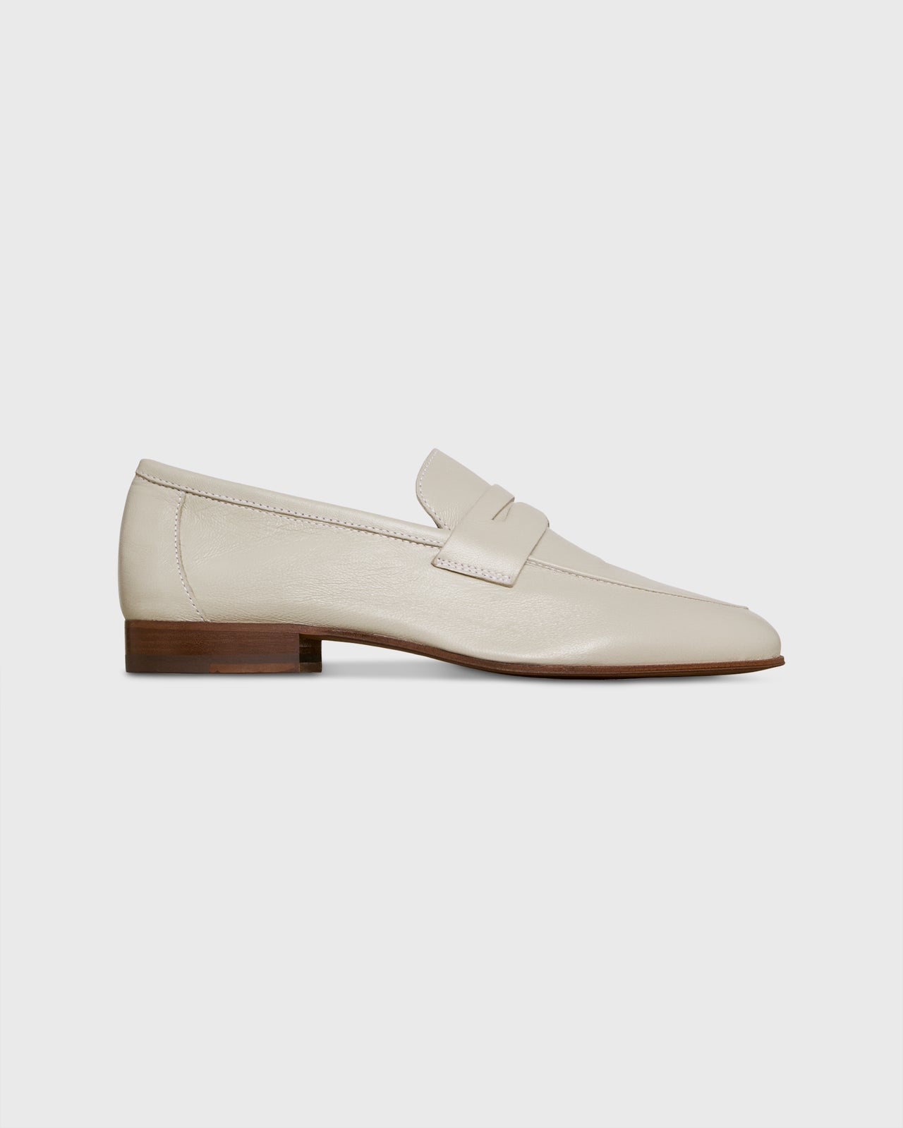 Mia Loafer in Bisque Leather
