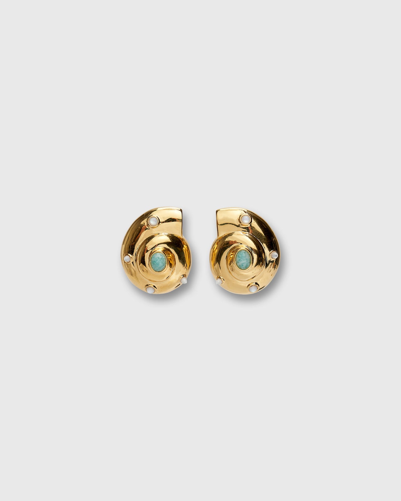 Nautilus Stud Earrings in Gold