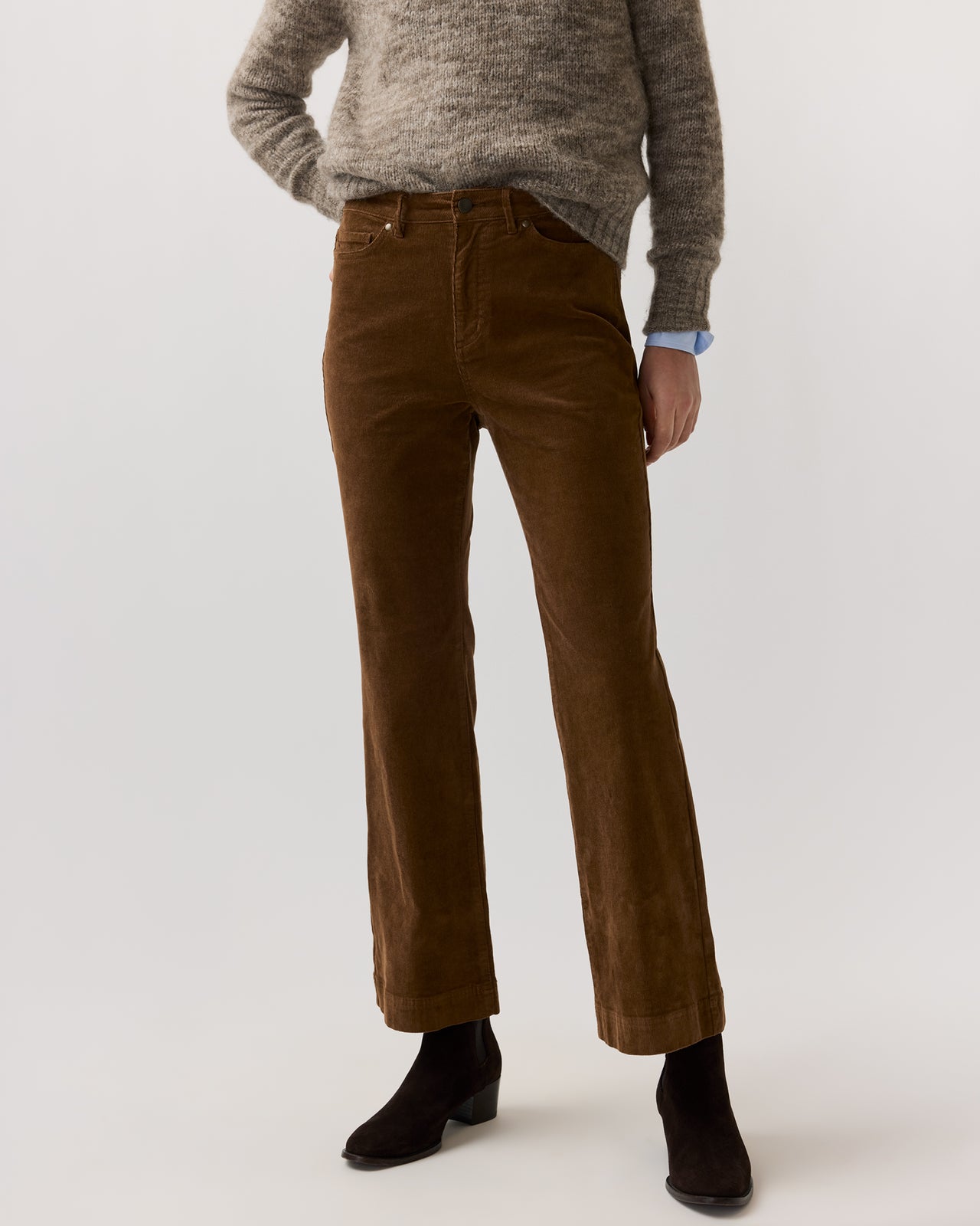 Kendall Flare 5-Pocket Jean in Chestnut Stretch Corduroy