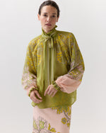 Load image into Gallery viewer, Cerere Blouse in Swathe Placée
