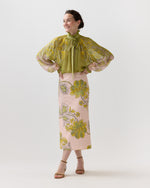 Load image into Gallery viewer, Cerere Blouse in Swathe Placée
