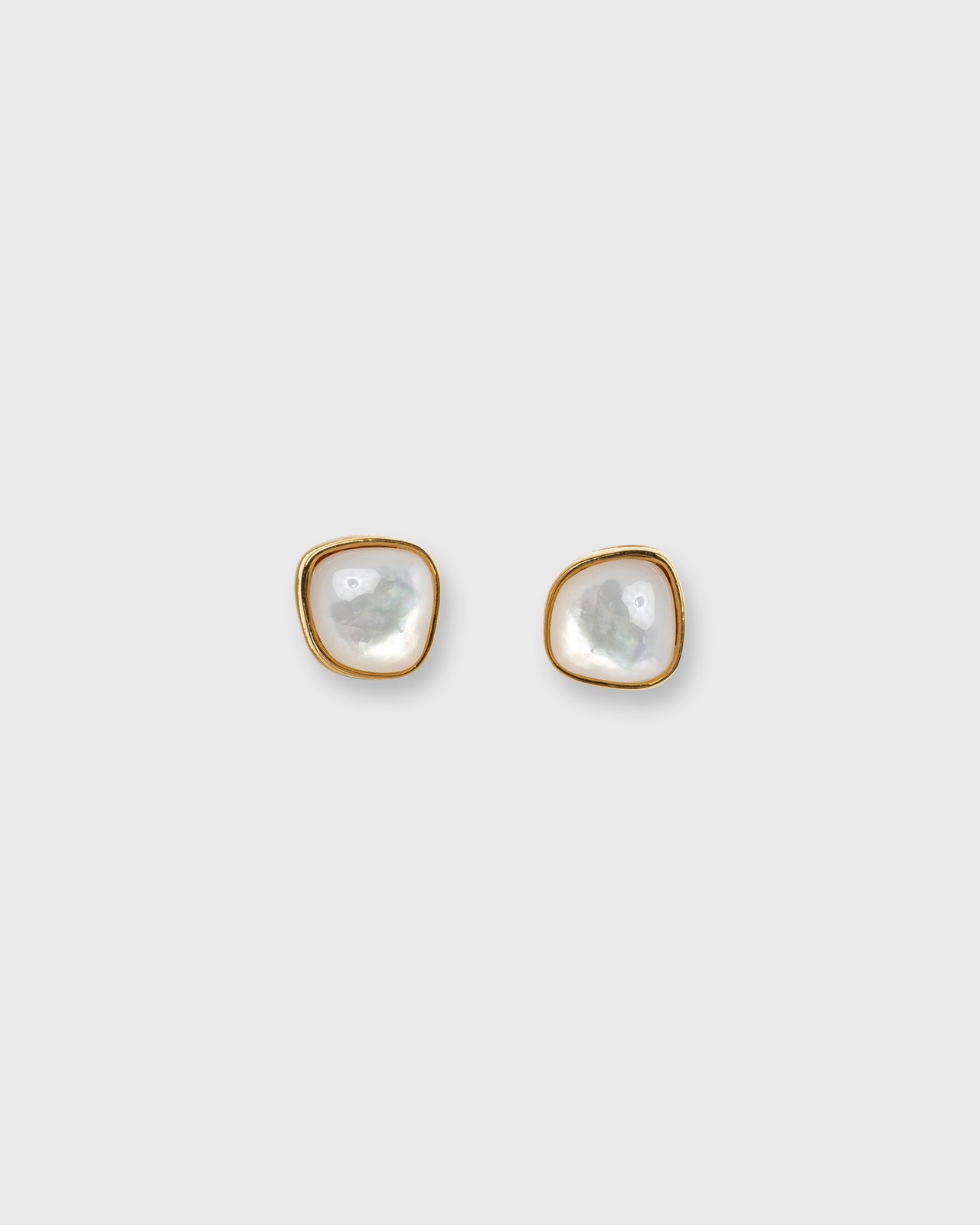 Bay Stud Earrings in White