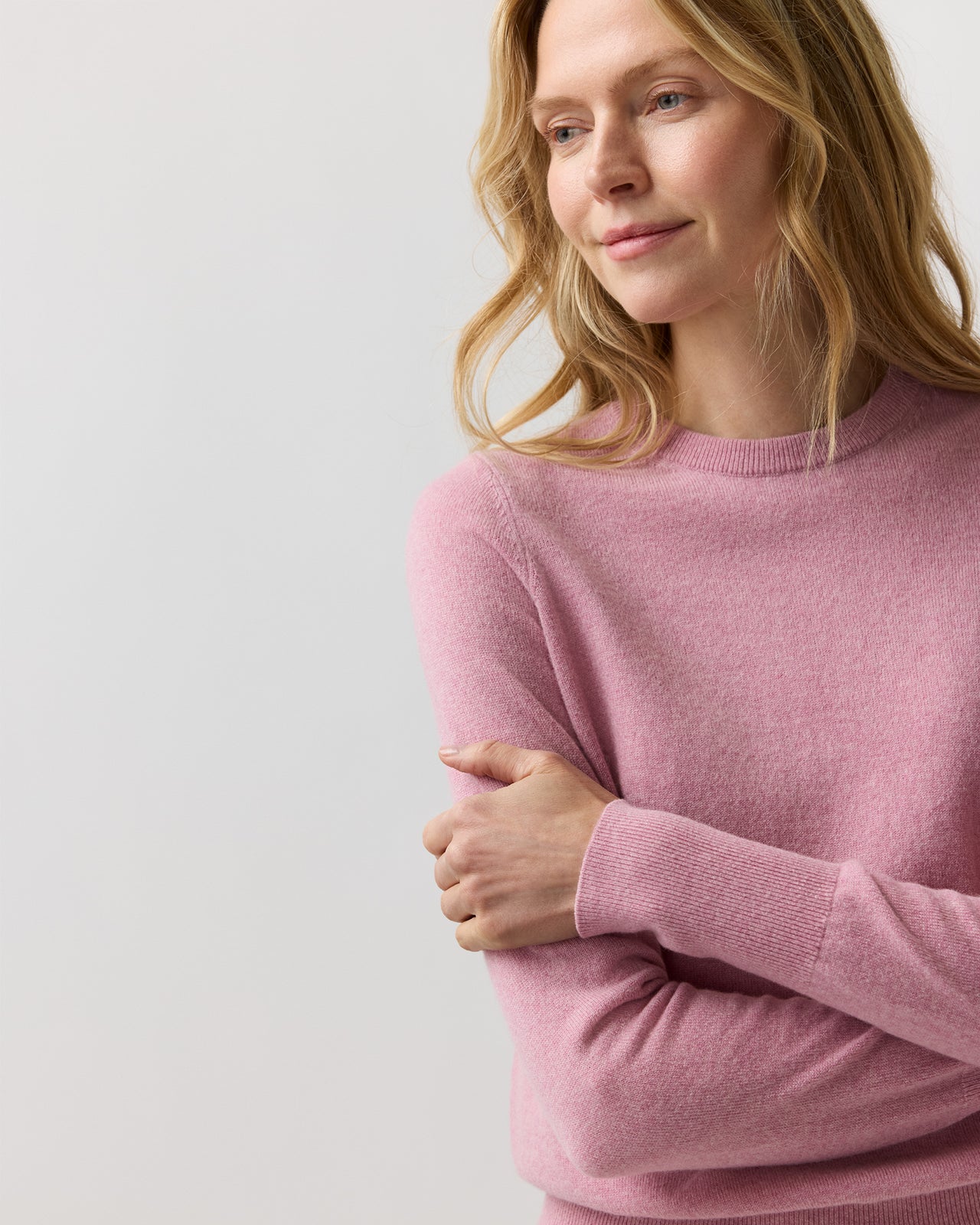Kit Crewneck Sweater in Heather Cherry Cashmere