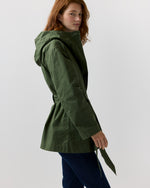 Load image into Gallery viewer, Bea Cashpad Jacket in Olive Dry Waxed Poplin
