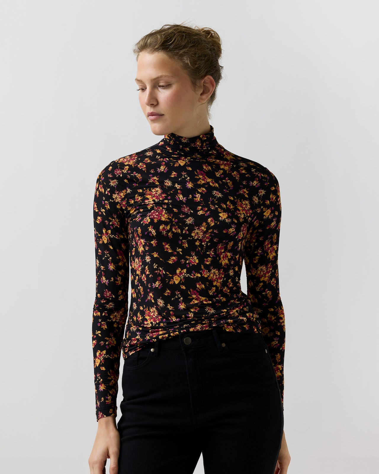 Aurelia Turtleneck in Noir Floral