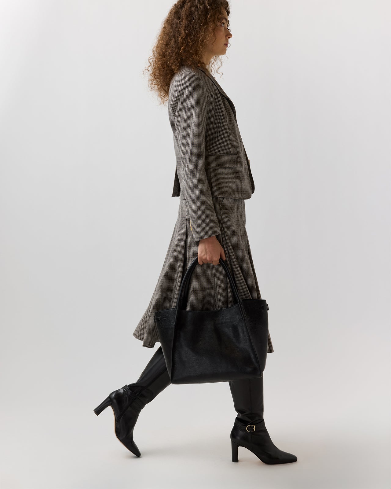 Zoe Tote in Black Leather